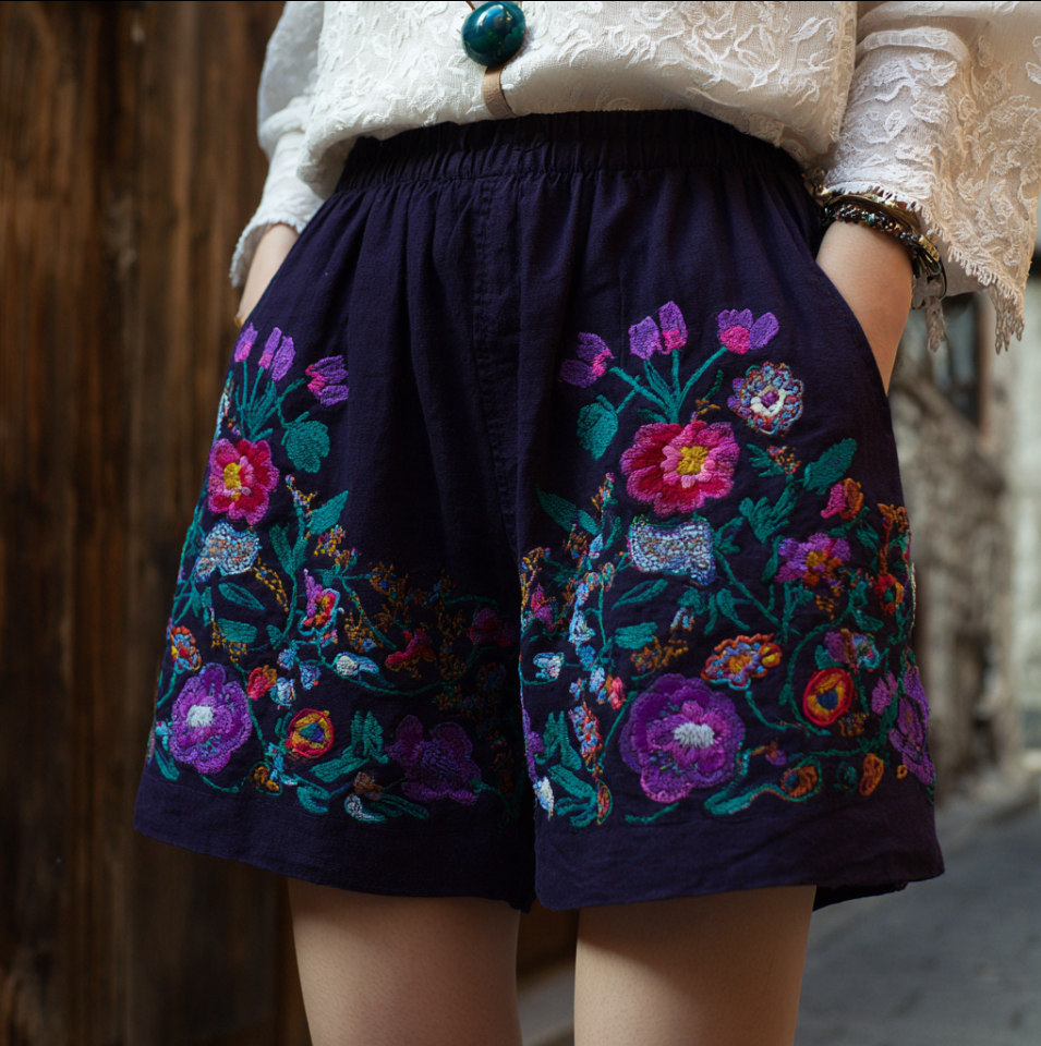 Effortlessly Elegant Garment with a Timeless Design