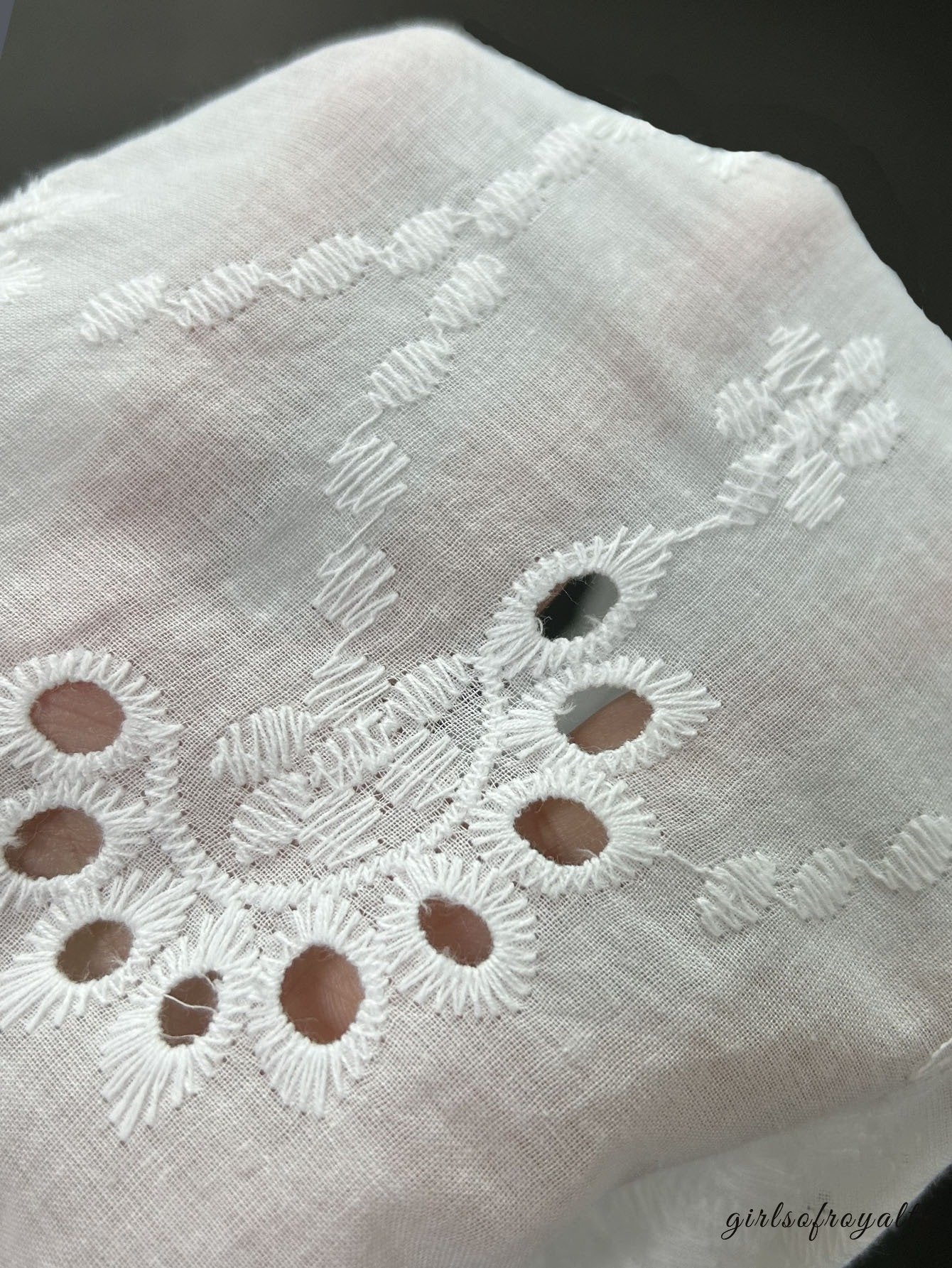 Effortlessly Elegant Top with a Timeless Design