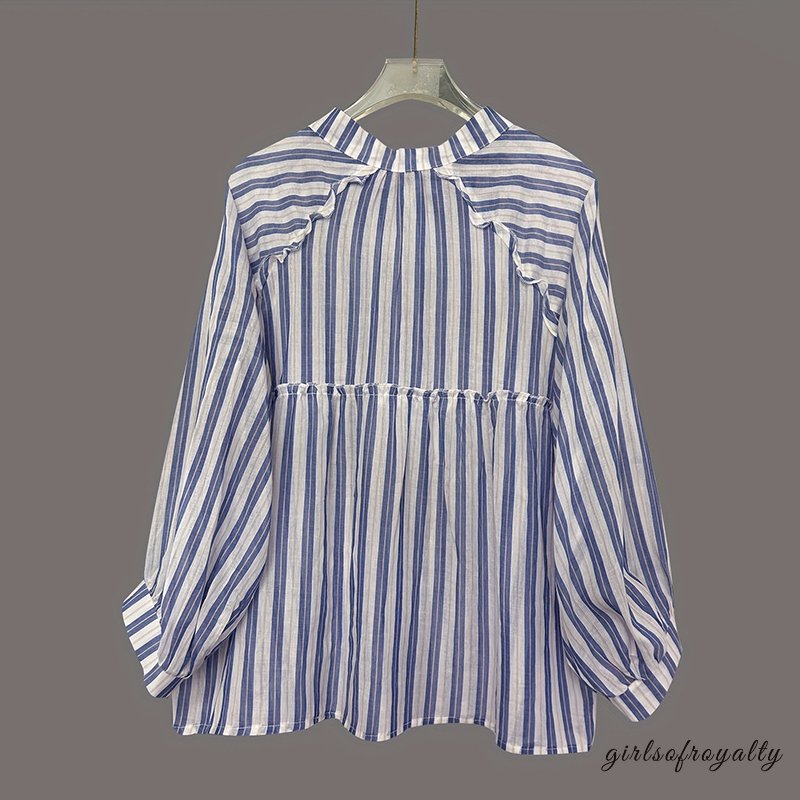 Effortlessly Elegant Top with a Timeless Design