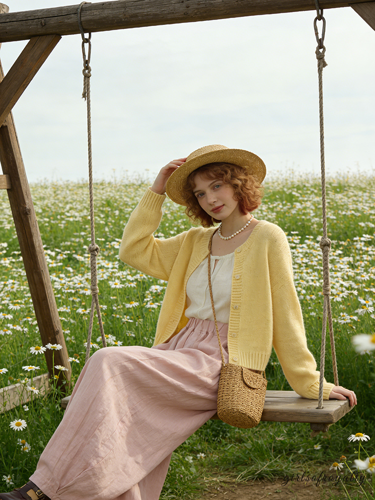 Classic Vintage Trousers with a Flattering Fit
