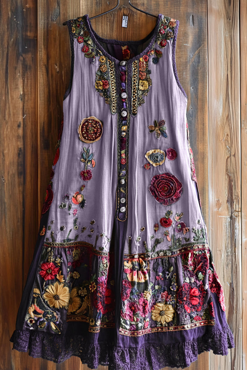 Classic Vintage Dress with a Flattering Fit