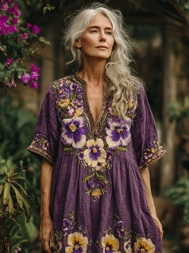 Effortlessly Elegant Dress with a Timeless Design