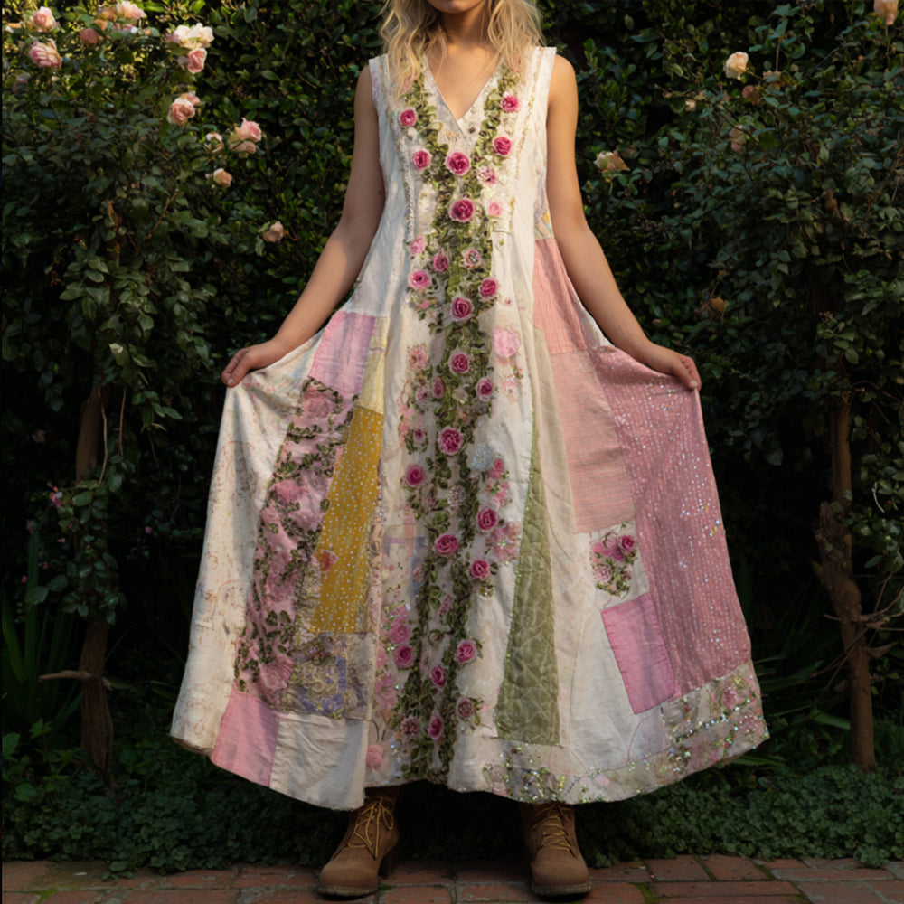Beautifully Finished Dress in a Timeless Design
