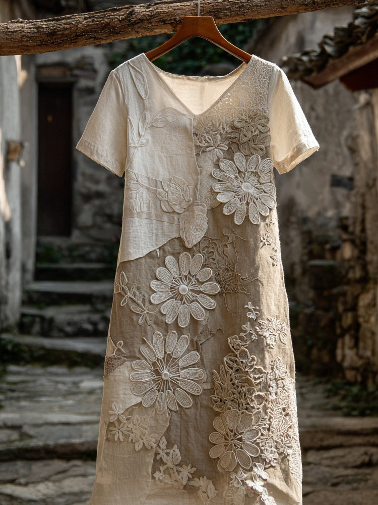 Beautifully Finished Dress in a Timeless Design