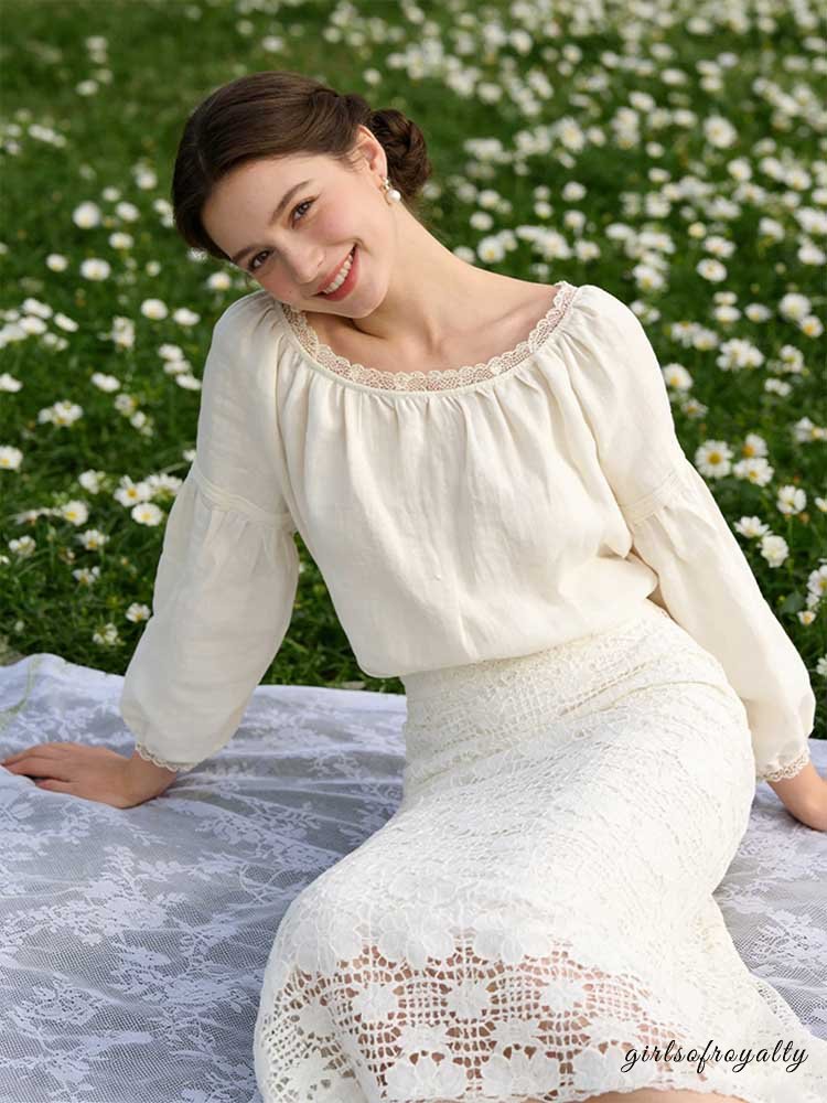 Well Tailored Pullover with a Graceful Silhouette