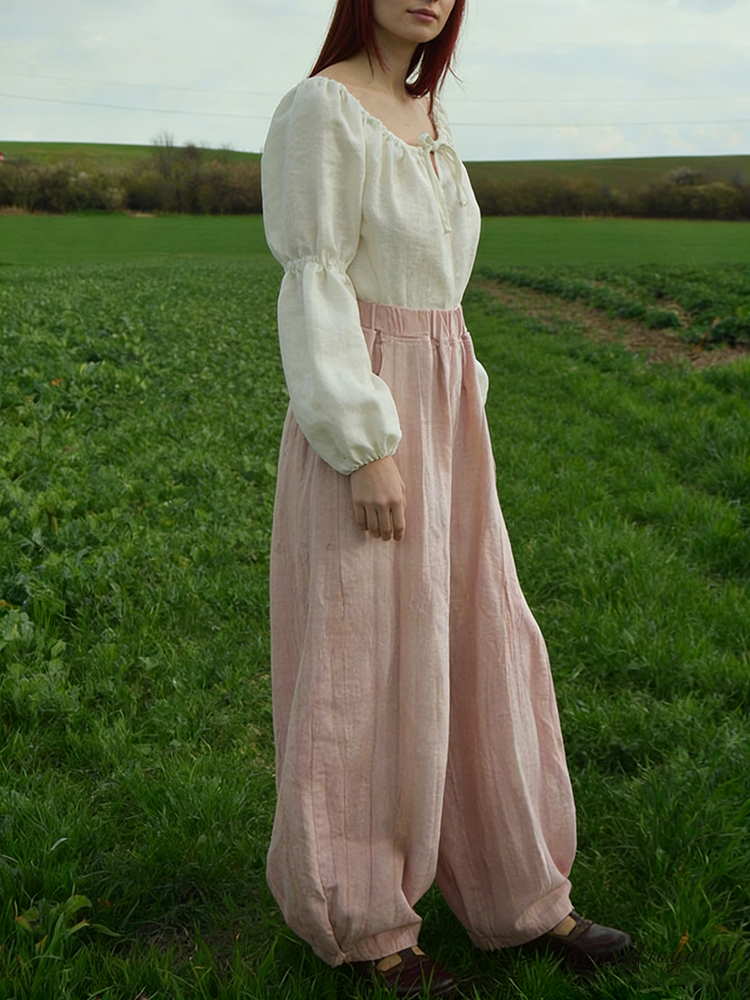 Classic Vintage Trousers with a Flattering Fit