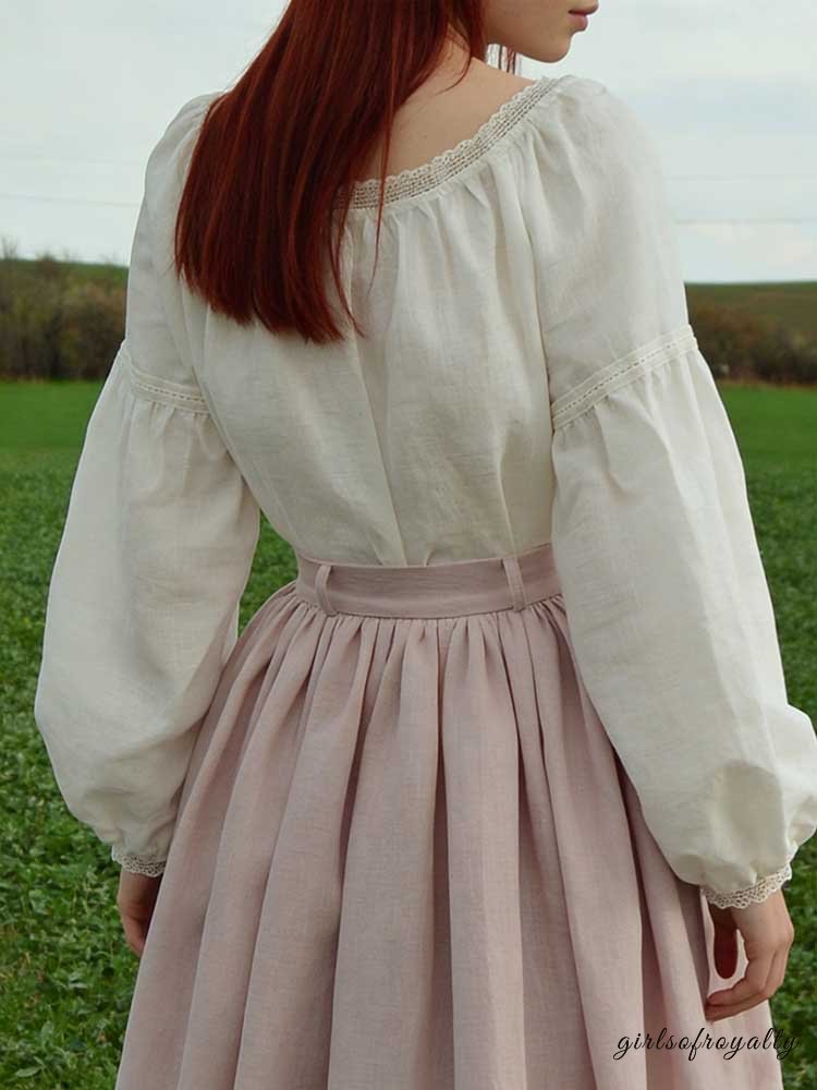 Well Tailored Pullover with a Graceful Silhouette