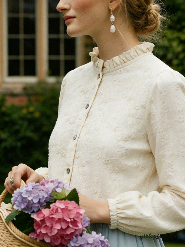 Beautifully Finished Shirt in a Timeless Design