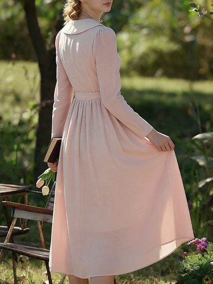 Sophisticated Dress with a Clean Classic Look
