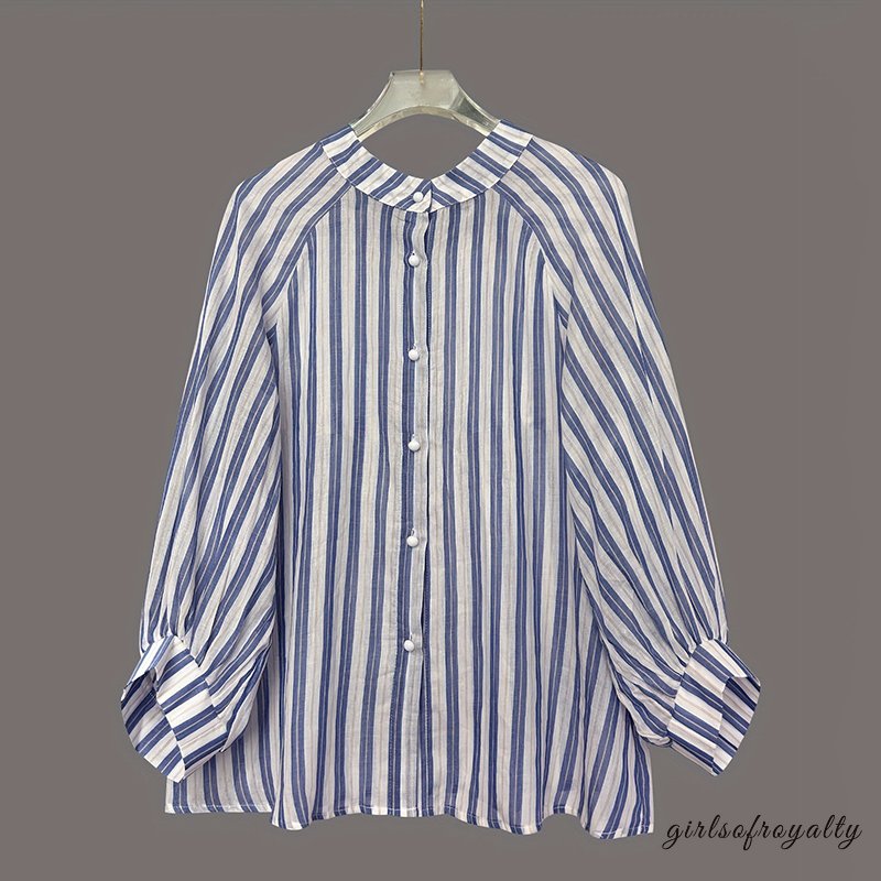 Effortlessly Elegant Top with a Timeless Design