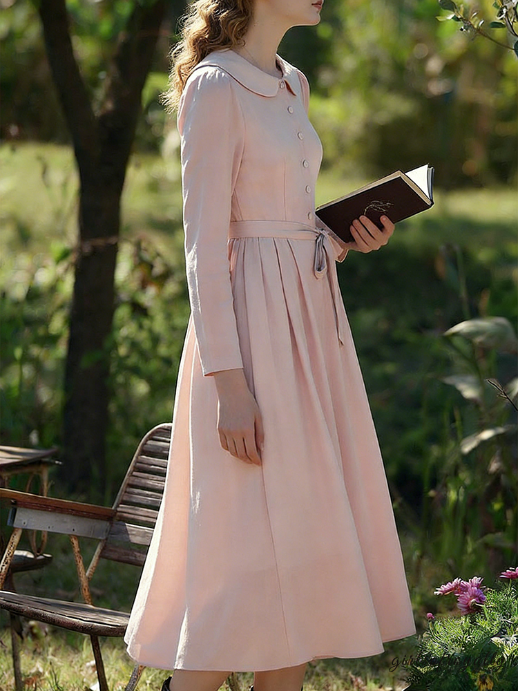 Sophisticated Dress with a Clean Classic Look