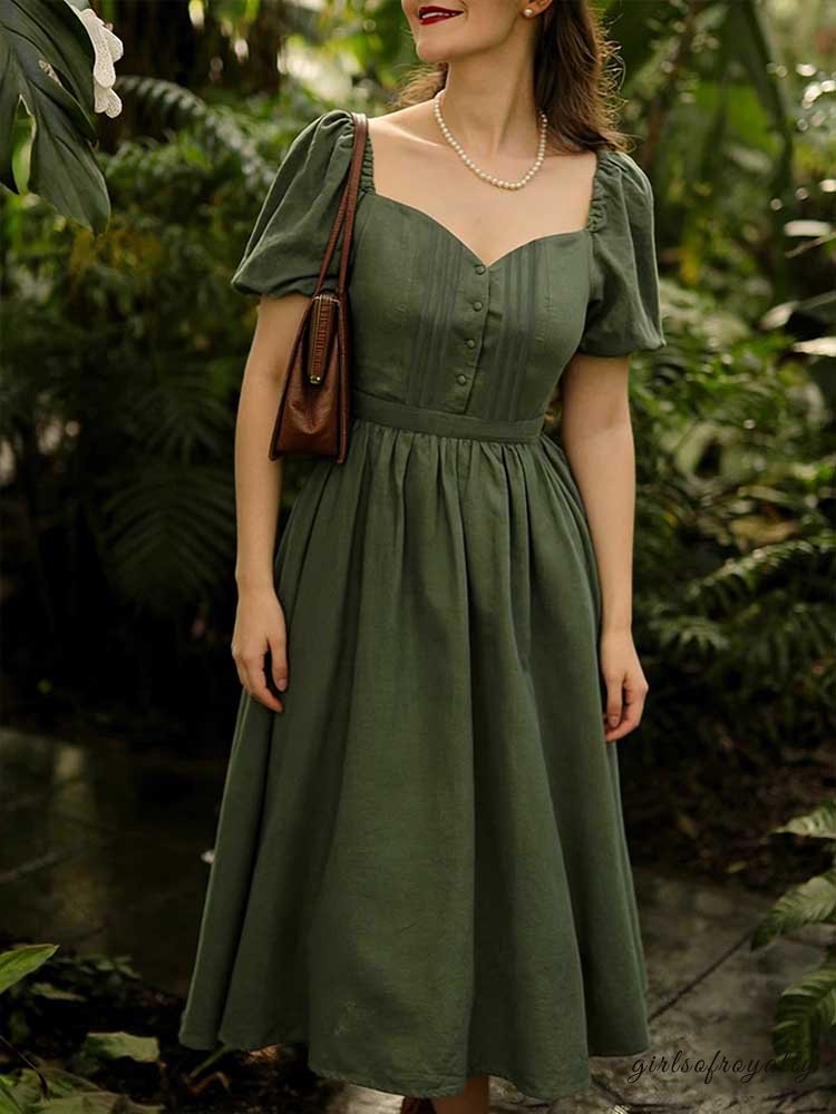 Well Tailored Dress with a Graceful Silhouette