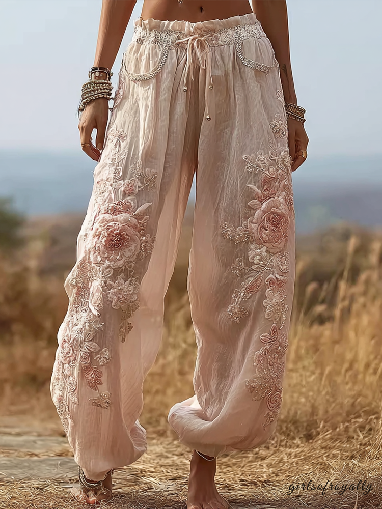 Effortlessly Elegant Pants with a Timeless Design