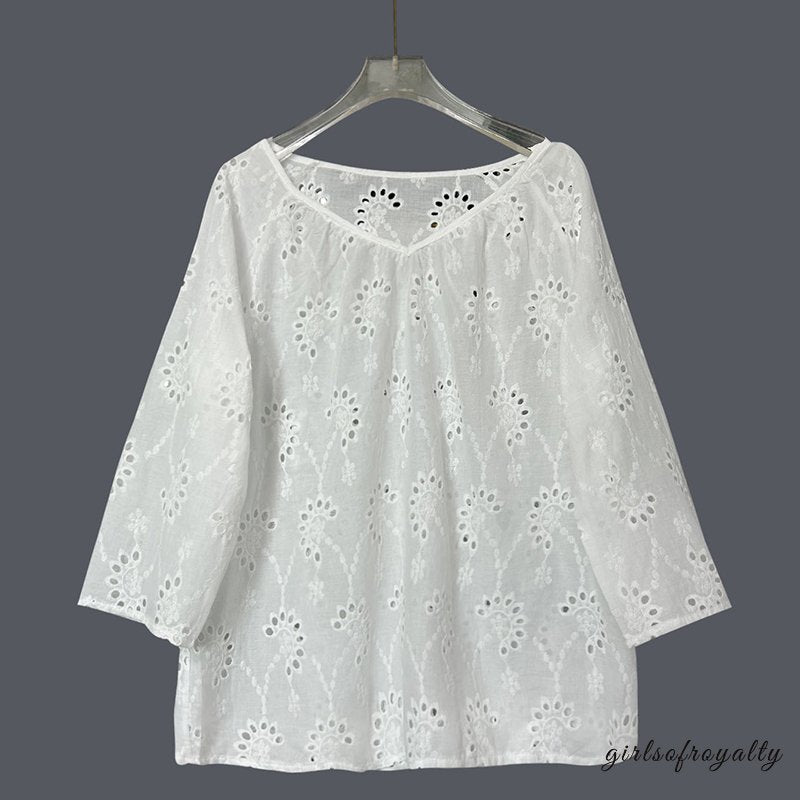 Effortlessly Elegant Top with a Timeless Design