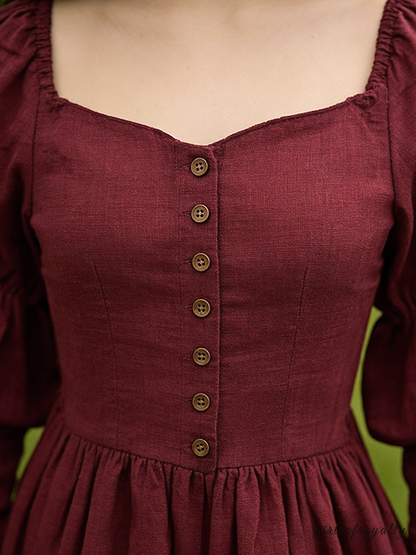 Well Tailored Dress with a Graceful Silhouette