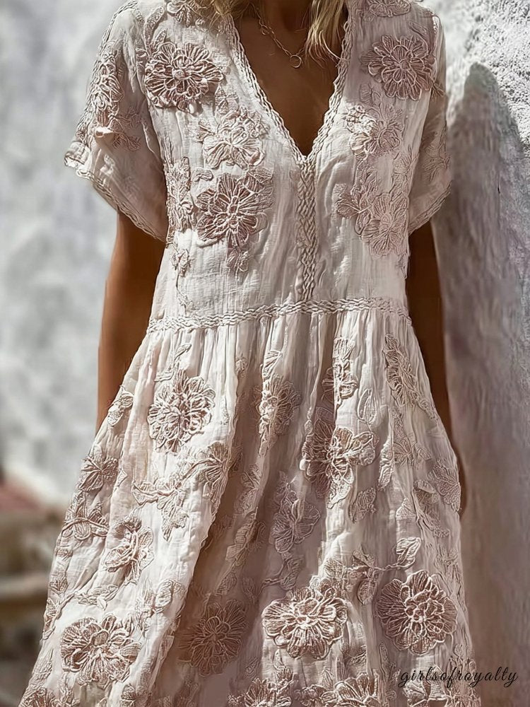 Beautifully Finished Dress in a Timeless Design