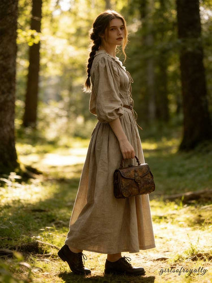 Beautifully Finished Dress in a Timeless Design
