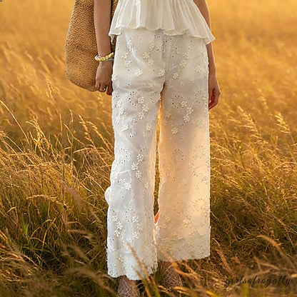 Classic Vintage Pants with a Flattering Fit