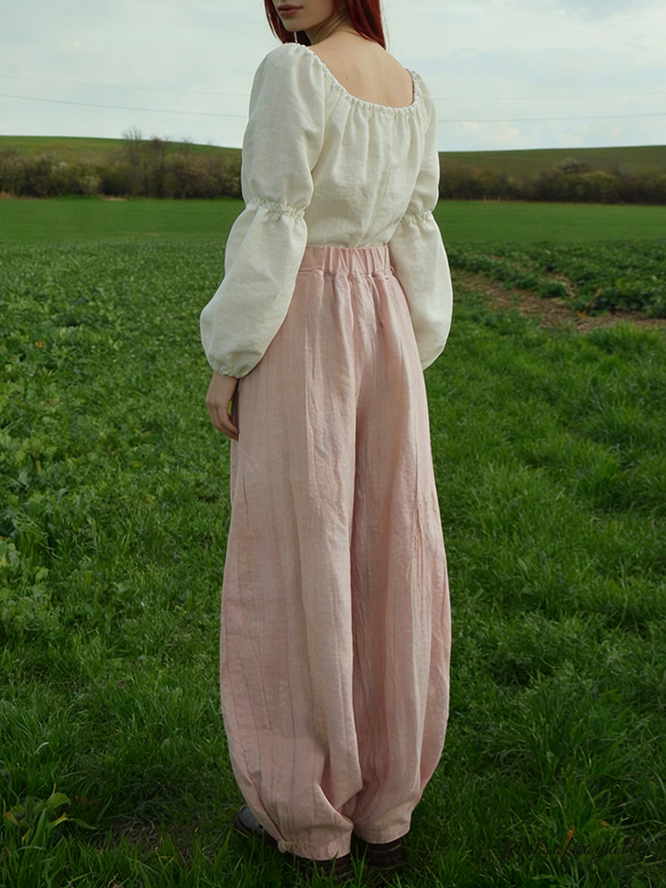 Classic Vintage Trousers with a Flattering Fit