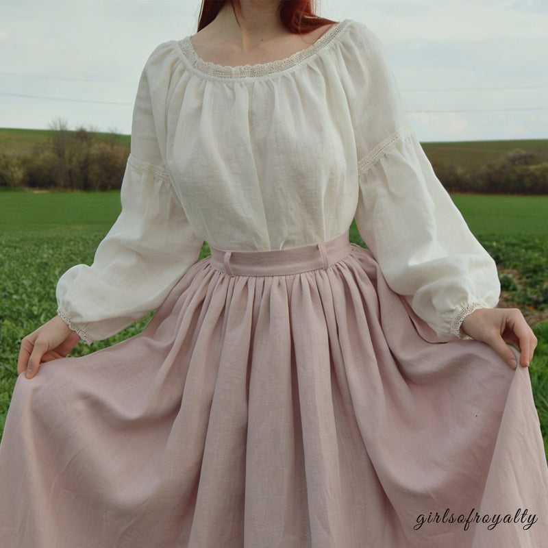 Well Tailored Pullover with a Graceful Silhouette