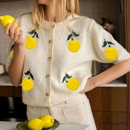 Well Tailored Cardigan with a Graceful Silhouette
