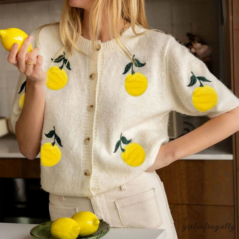 Well Tailored Cardigan with a Graceful Silhouette