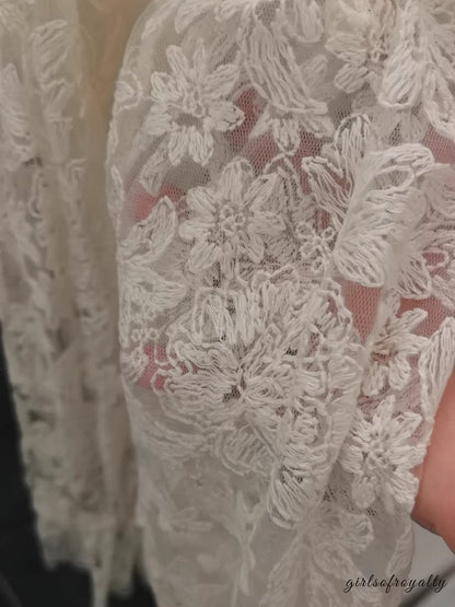 Classic Vintage & Enduringly Stylish Top