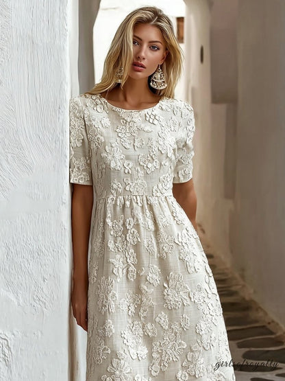 Sophisticated Dress with a Clean Classic Look
