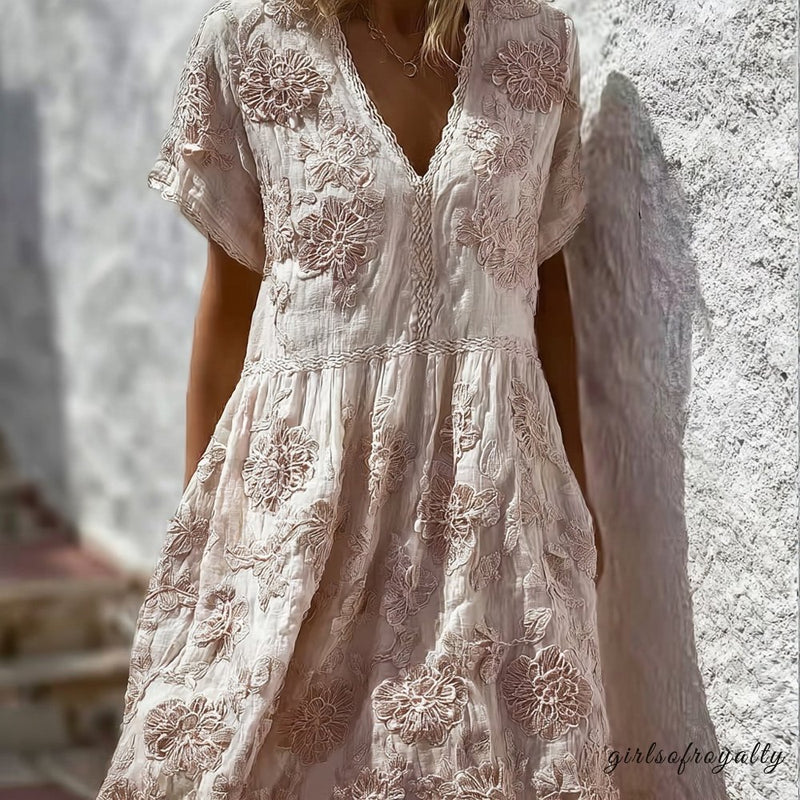 Beautifully Finished Dress in a Timeless Design
