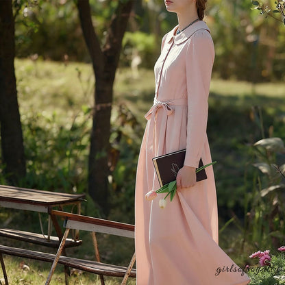 Sophisticated Dress with a Clean Classic Look