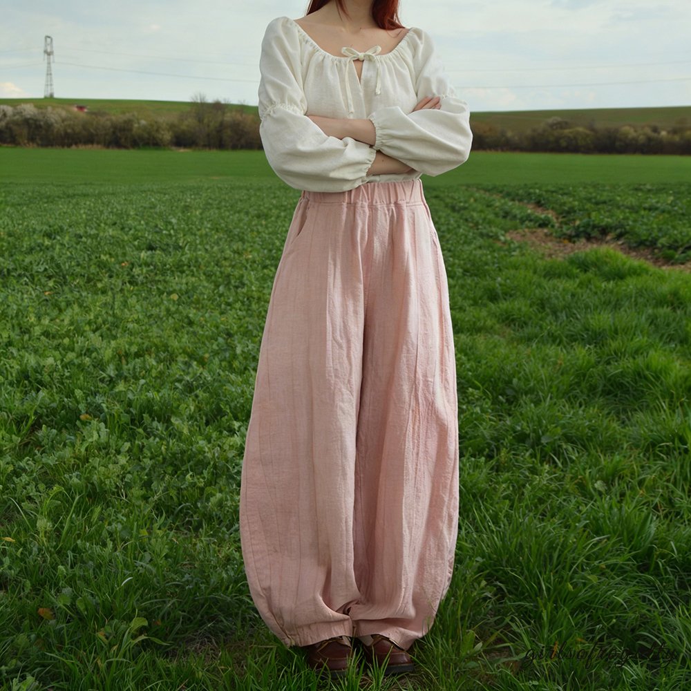 Classic Vintage Trousers with a Flattering Fit