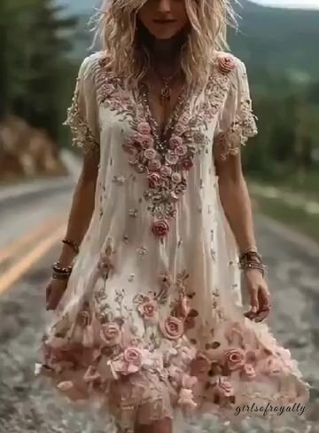 Beautifully Finished Dress in a Timeless Design