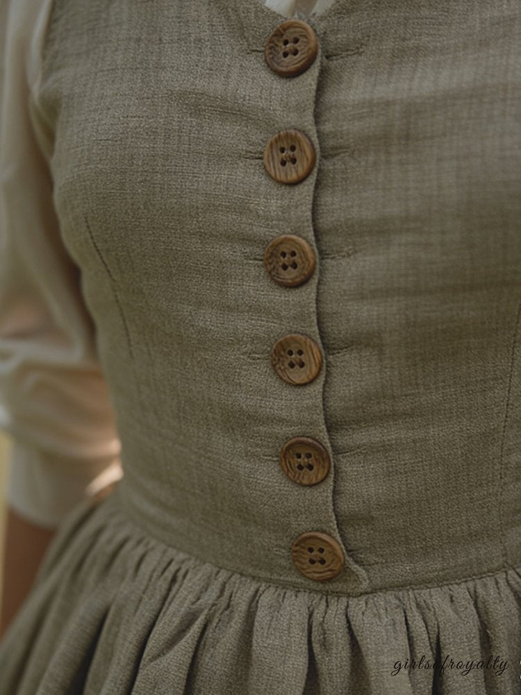 A Vintage Style Dress with Delicate Timeless Details