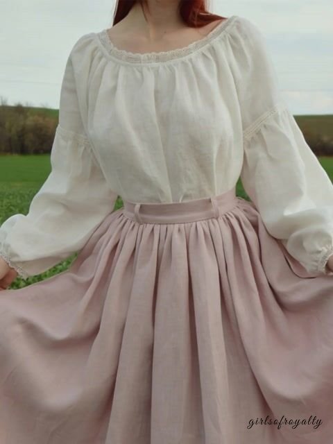 Well Tailored Pullover with a Graceful Silhouette
