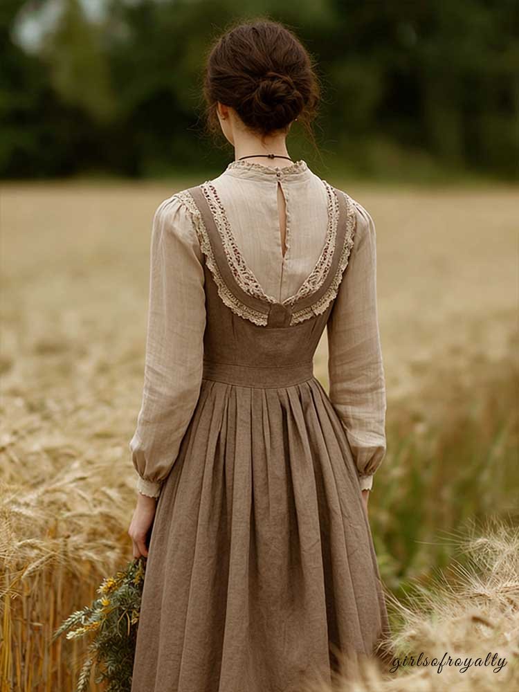 Beautifully Finished Dress in a Timeless Design